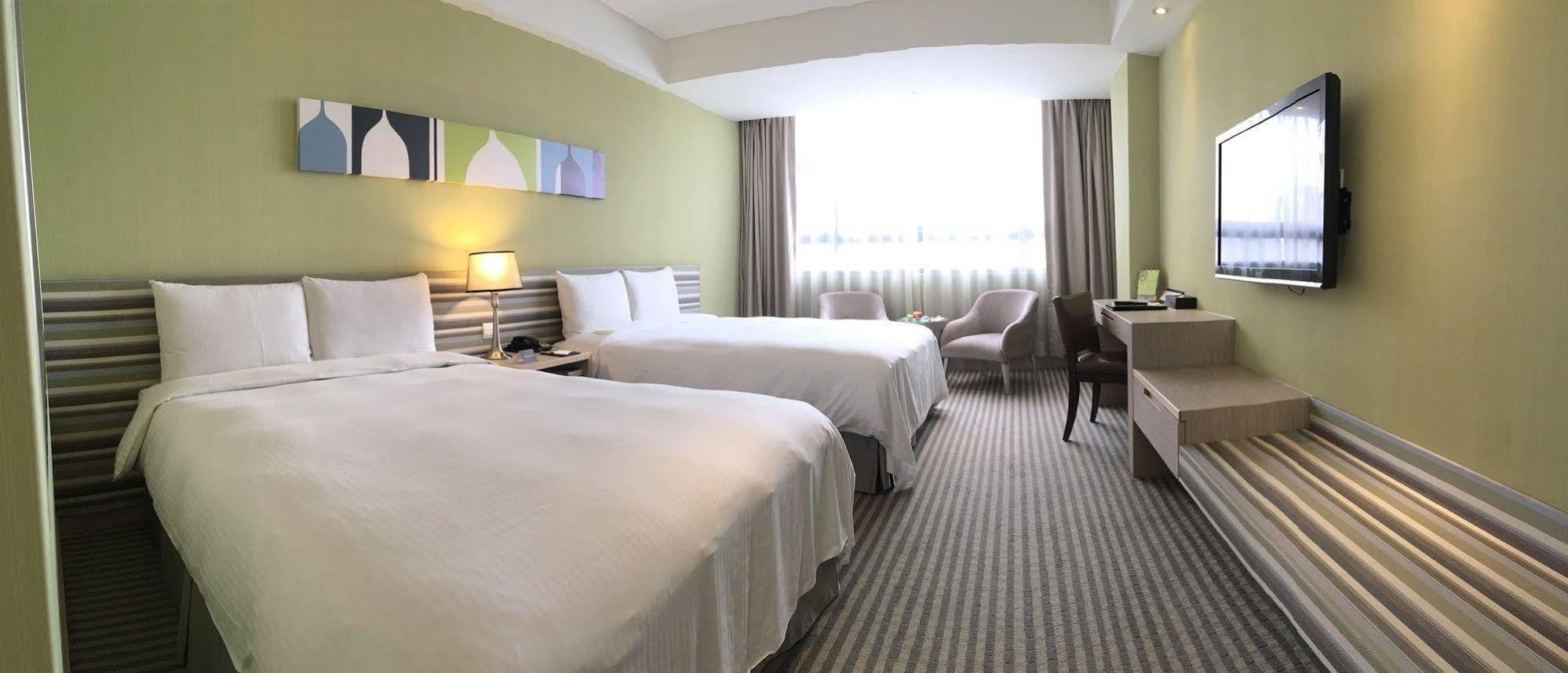 Park City Hotel Central Тайчжун Екстер'єр фото